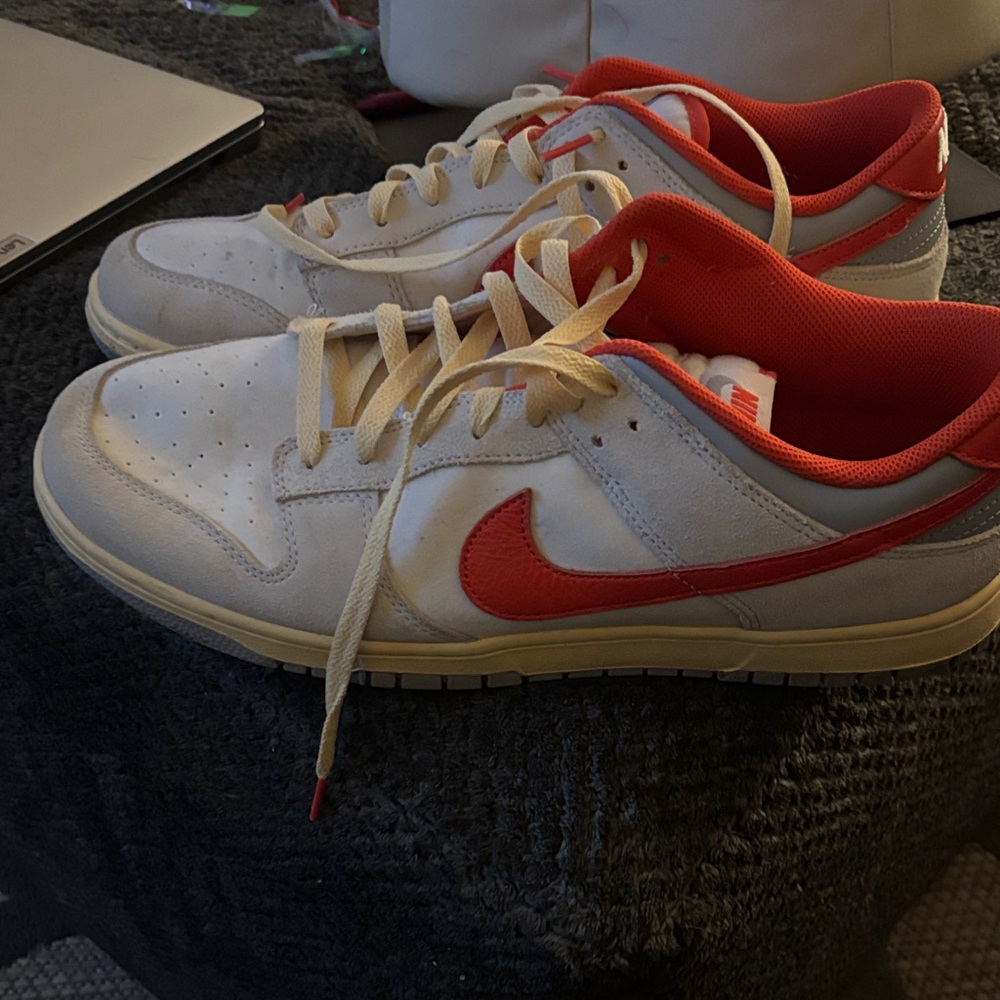 Nike White and Red Low-Top Sneakers